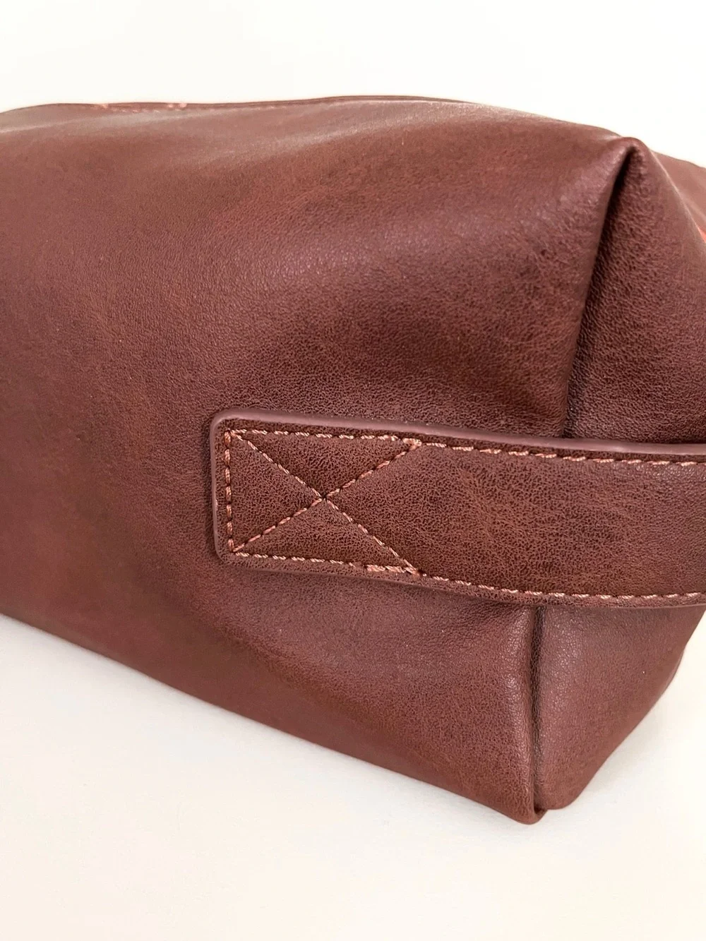 Saks toiletries case